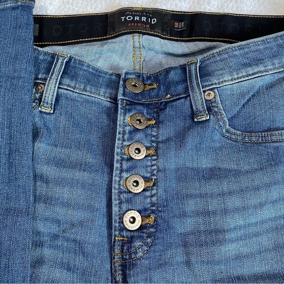 Torrid Plus Size Sky High Skinny Jean Premium Stretch Light Wash Button Fly SZ16 - Picture 6 of 11